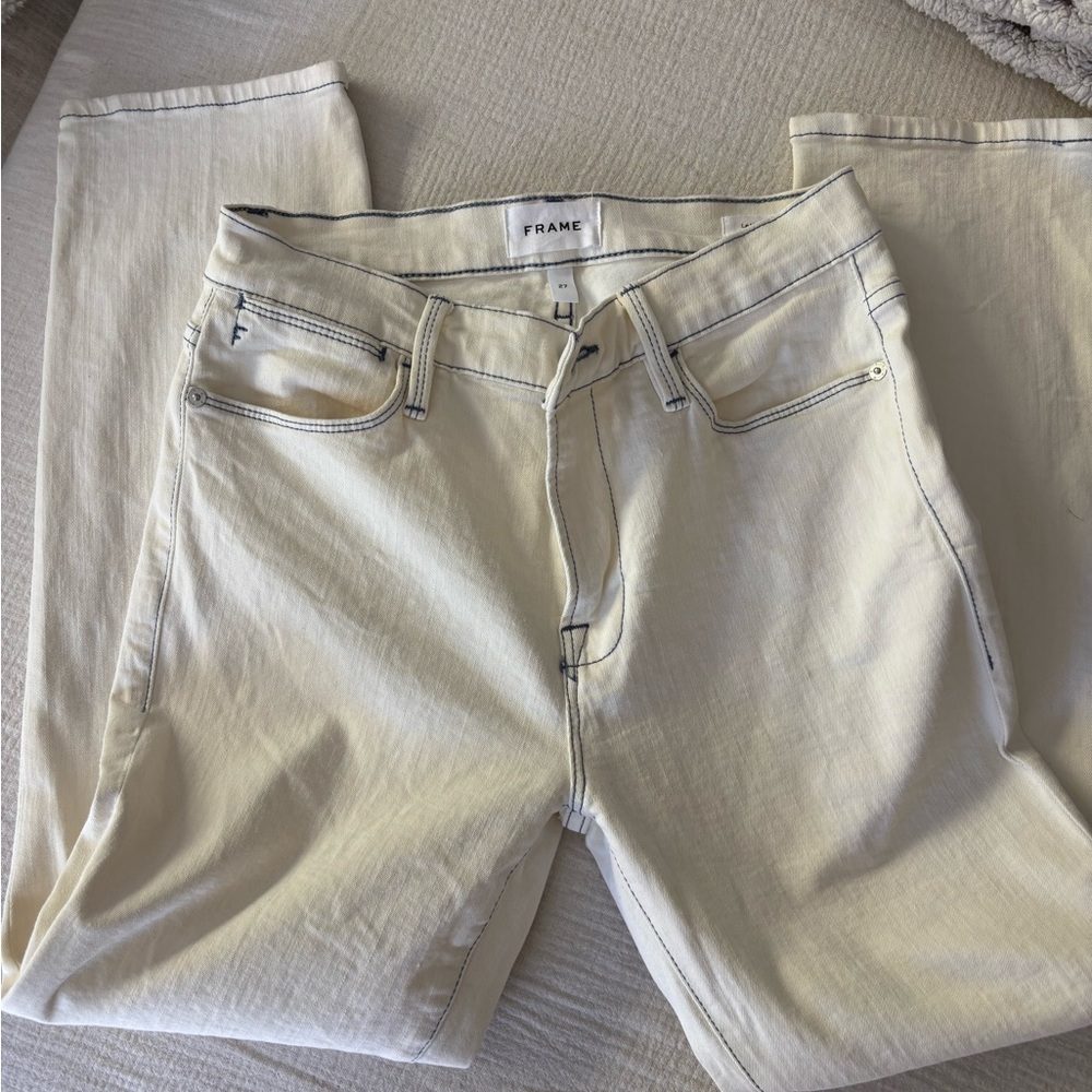 FRAME Le high straight white denim with exsposed blue stitching detail: 27